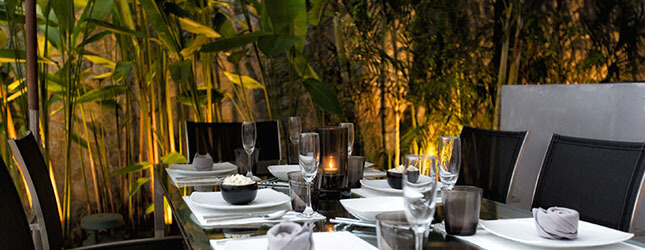 Villa Napalai Surin - Outdoor dining table setting